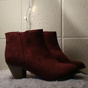 Booties in burgundy